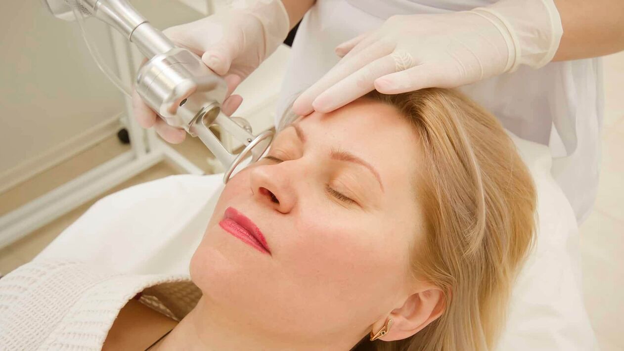 Лазерно лечение за подмладяване на кожата на лицето